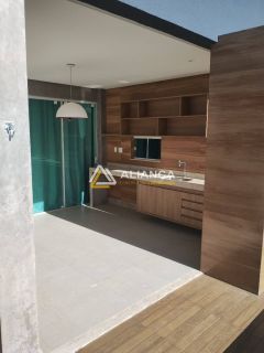 CASA À VENDA  DE  ALTO PADRÃO COM 4 SUÍTES NO CONDOMÍNIO FRAGATTA NO BAIRRO ARUANA  ARACAJU SERGIPE.