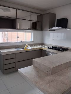 CASA À VENDA  DE  ALTO PADRÃO COM 4 SUÍTES NO CONDOMÍNIO FRAGATTA NO BAIRRO ARUANA  ARACAJU SERGIPE.