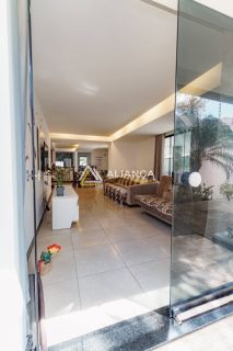 CASA DE ALTO PADRÃO À VENDA COM 08 QUARTOS,SENDO 08 SUÍTES NO BAIRRO ARUANA EM  ARACAJU SERGIPE.