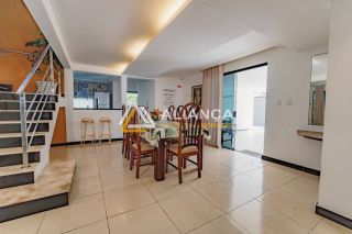 CASA DE ALTO PADRÃO À VENDA COM 08 QUARTOS,SENDO 08 SUÍTES NO BAIRRO ARUANA EM  ARACAJU SERGIPE.