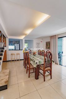 CASA DE ALTO PADRÃO À VENDA COM 08 QUARTOS,SENDO 08 SUÍTES NO BAIRRO ARUANA EM  ARACAJU SERGIPE.