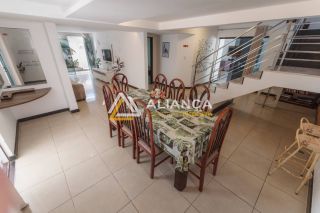 CASA DE ALTO PADRÃO À VENDA COM 08 QUARTOS,SENDO 08 SUÍTES NO BAIRRO ARUANA EM  ARACAJU SERGIPE.
