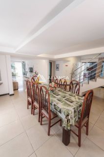 CASA DE ALTO PADRÃO À VENDA COM 08 QUARTOS,SENDO 08 SUÍTES NO BAIRRO ARUANA EM  ARACAJU SERGIPE.