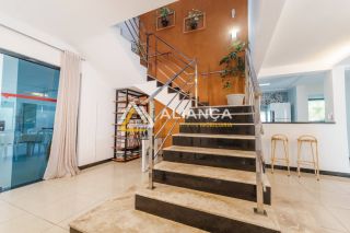 CASA DE ALTO PADRÃO À VENDA COM 08 QUARTOS,SENDO 08 SUÍTES NO BAIRRO ARUANA EM  ARACAJU SERGIPE.
