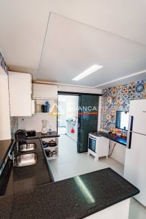 CASA DE ALTO PADRÃO À VENDA COM 08 QUARTOS,SENDO 08 SUÍTES NO BAIRRO ARUANA EM  ARACAJU SERGIPE.