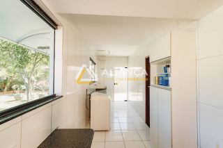 CASA DE ALTO PADRÃO À VENDA COM 08 QUARTOS,SENDO 08 SUÍTES NO BAIRRO ARUANA EM  ARACAJU SERGIPE.
