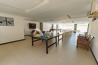 CASA DE ALTO PADRÃO À VENDA COM 08 QUARTOS,SENDO 08 SUÍTES NO BAIRRO ARUANA EM  ARACAJU SERGIPE.