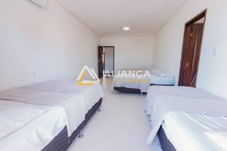 CASA DE ALTO PADRÃO À VENDA COM 08 QUARTOS,SENDO 08 SUÍTES NO BAIRRO ARUANA EM  ARACAJU SERGIPE.