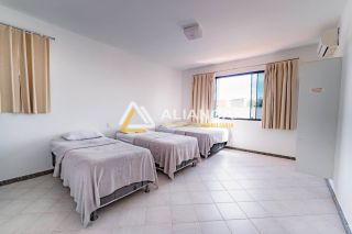 CASA DE ALTO PADRÃO À VENDA COM 08 QUARTOS,SENDO 08 SUÍTES NO BAIRRO ARUANA EM  ARACAJU SERGIPE.