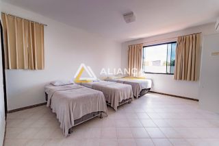 CASA DE ALTO PADRÃO À VENDA COM 08 QUARTOS,SENDO 08 SUÍTES NO BAIRRO ARUANA EM  ARACAJU SERGIPE.
