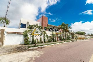 CASA DE ALTO PADRÃO À VENDA COM 08 QUARTOS,SENDO 08 SUÍTES NO BAIRRO ARUANA EM  ARACAJU SERGIPE.