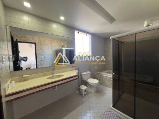 CASA DE ALTO PADRÃO À VENDA COM 08 QUARTOS,SENDO 08 SUÍTES NO BAIRRO ARUANA EM  ARACAJU SERGIPE.