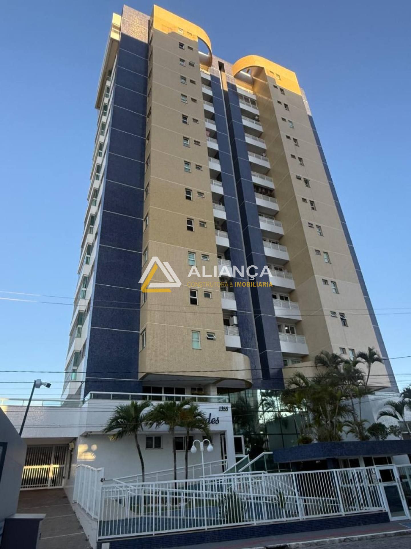 APARTAMENTO À VENDA NO EDIFÍCIO MAISON VILLE DE LOURDES NO BAIRRO ATALAIA EM ARACAJU SERGIPE.