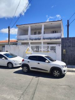 CASA À VENDA COM 4 QUARTOS,SENDO 02 SUÍTES NO BAIRRO JABOTIANA EM ARACAJU