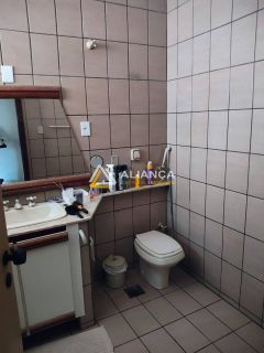 CASA À VENDA COM 03 QUARTOS,SENDO 02 SUÍTES NO BAIRRO COROA DO MEIO EM ARACAJU SERGIPE.