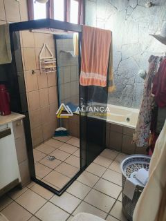 CASA À VENDA COM 03 QUARTOS,SENDO 02 SUÍTES NO BAIRRO COROA DO MEIO EM ARACAJU SERGIPE.