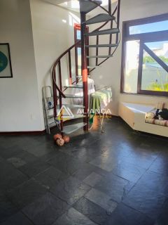 CASA À VENDA COM 03 QUARTOS,SENDO 02 SUÍTES NO BAIRRO COROA DO MEIO EM ARACAJU SERGIPE.