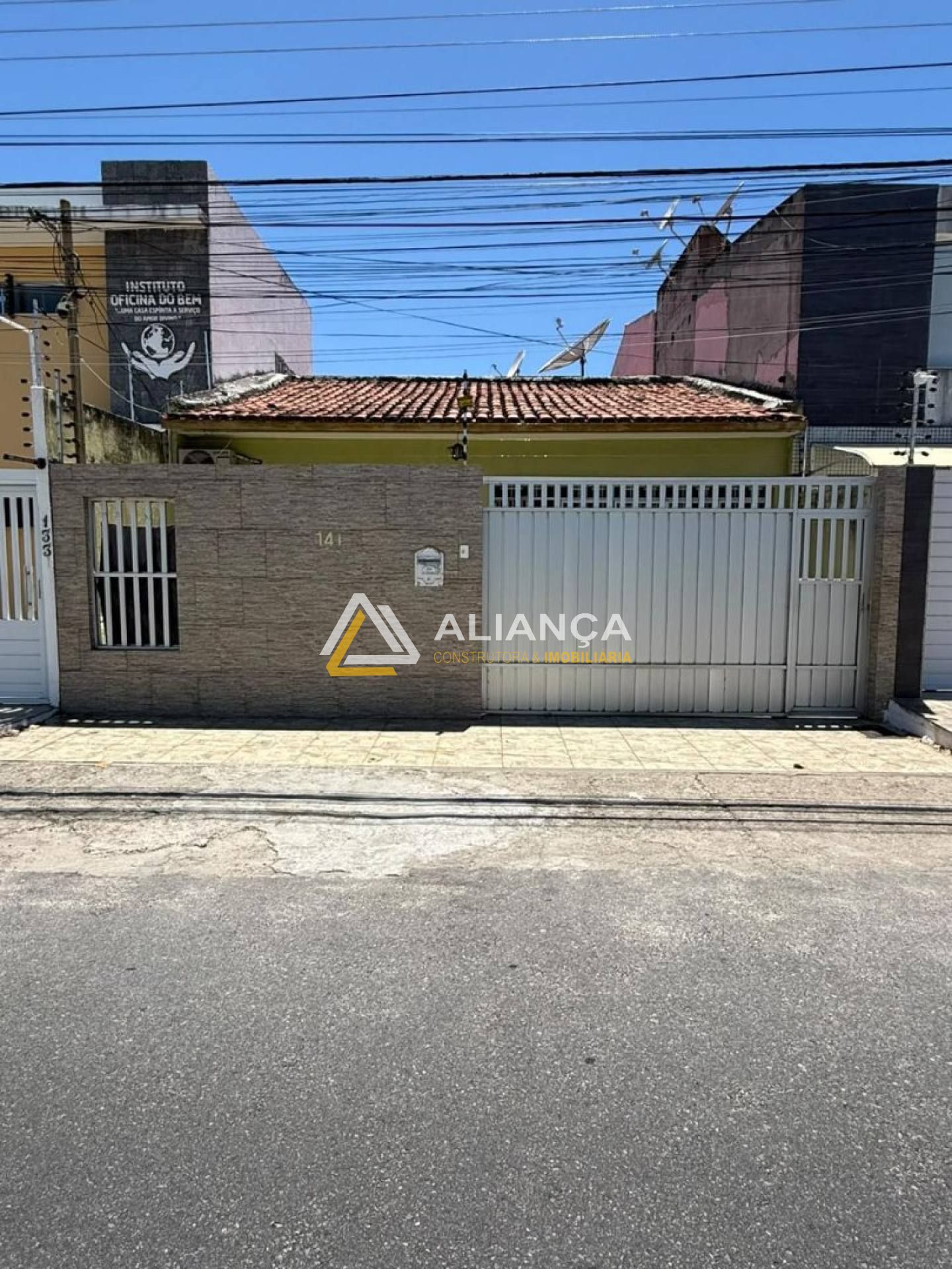 CASA À VENDA COM 4 SUÍTES NO BAIRRO JARDINS EM ARACAJU SERGIPE!