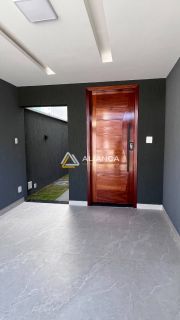 CASA À VENDA COM 3 QUARTOS,SENDO 1 SUÍTE NO LUAR DA  BARRA  EM BARRA DOS COQUEIROS/ SE.
