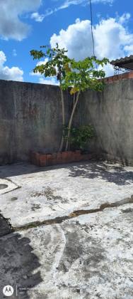 CASA 2/4 COM GARAGEM E QUINTAL GRANDE