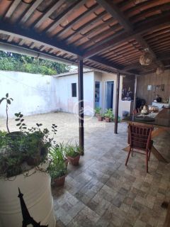 Casa de Condomínio Para Vender com 3 quartos 2 suítes no Barro Duro - Maceió