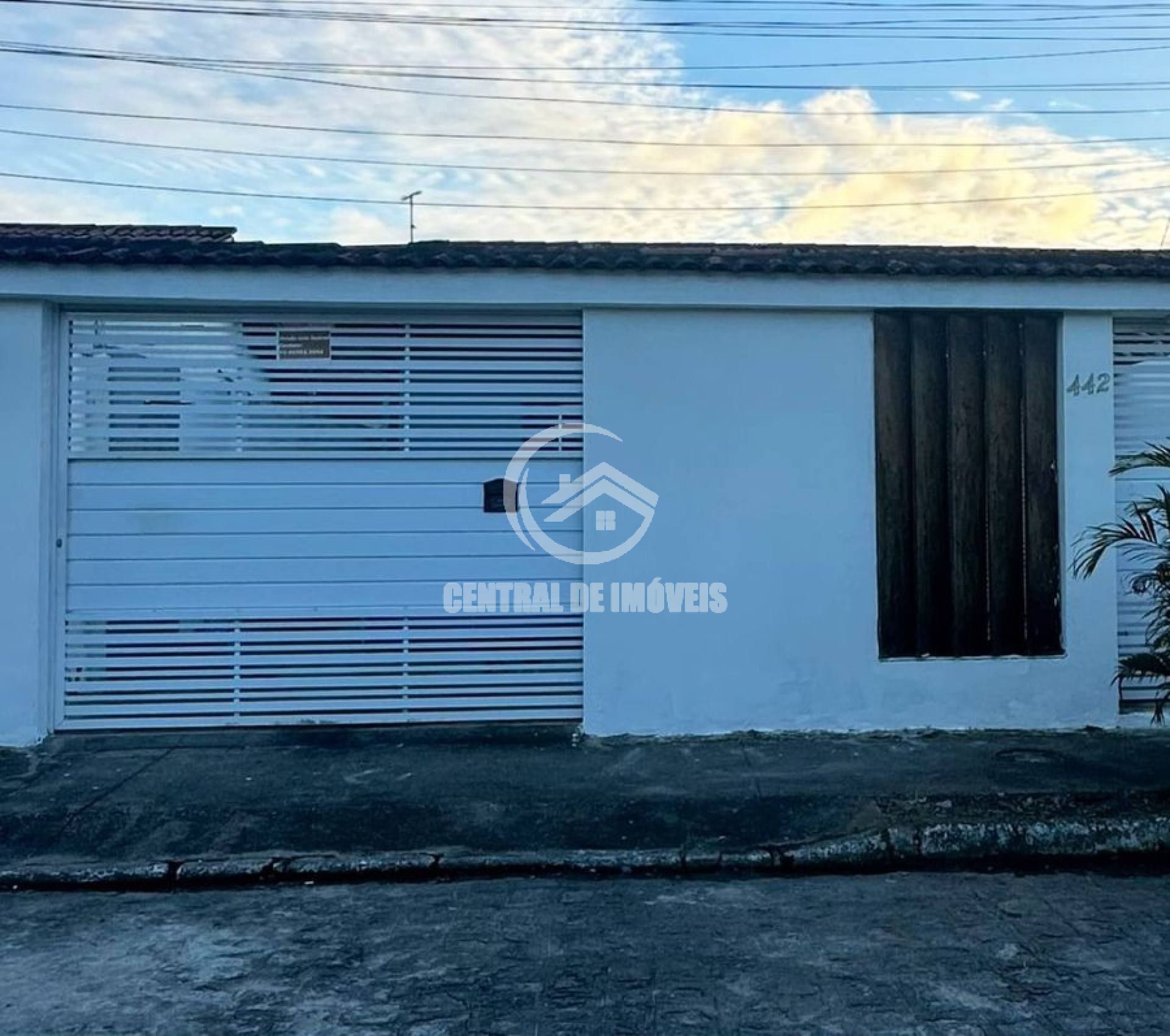 Casa de Condomínio Para Vender com 3 quartos no bairro Benedito Bentes em Maceió