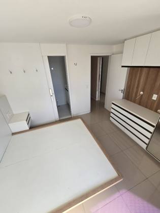 Alto Padrão na Aldeota: 170m² com 3 Suítes e Varanda Ampla
