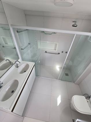 Alto Padrão na Aldeota: 170m² com 3 Suítes e Varanda Ampla