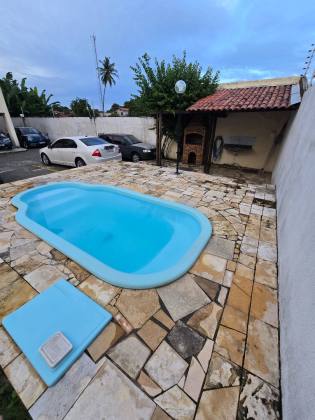 Apartamento com 3 dormitórios (2 suítes) em Messejana, a 2 quadras da Av. Washington Soares, com lazer completo e móveis projetados