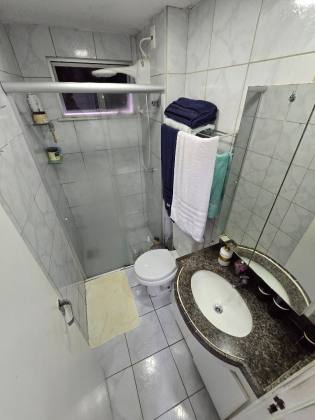 Apartamento com 3 dormitórios (2 suítes) em Messejana, a 2 quadras da Av. Washington Soares, com lazer completo e móveis projetados
