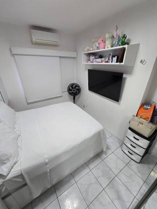 Apartamento com 3 dormitórios (2 suítes) em Messejana, a 2 quadras da Av. Washington Soares, com lazer completo e móveis projetados