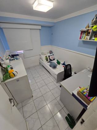 Apartamento com 3 dormitórios (2 suítes) em Messejana, a 2 quadras da Av. Washington Soares, com lazer completo e móveis projetados