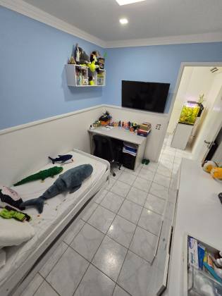Apartamento com 3 dormitórios (2 suítes) em Messejana, a 2 quadras da Av. Washington Soares, com lazer completo e móveis projetados