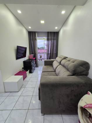 Apartamento com 3 dormitórios (2 suítes) em Messejana, a 2 quadras da Av. Washington Soares, com lazer completo e móveis projetados