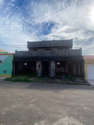 Casa em contrução (Cohatrac IV) atrás do Mateus