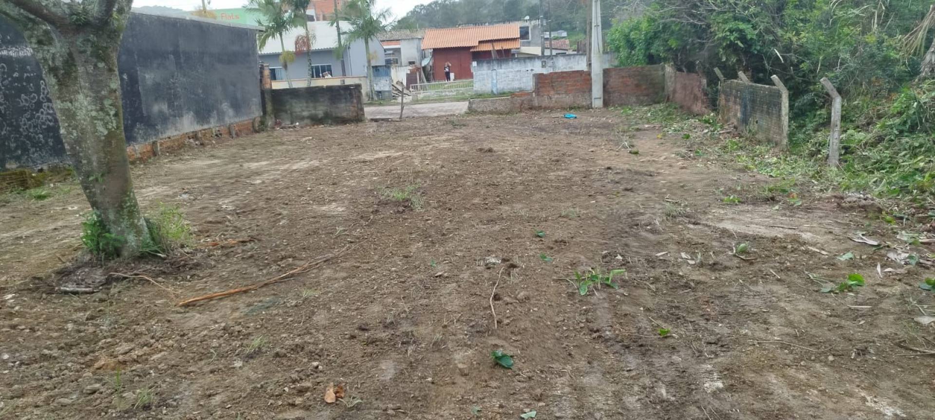 Lote / Terreno de Bairro Para Vender no bairro Armação em Penha