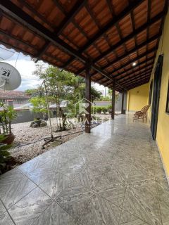 CASA 4 QUARTOS EM PENHA/SC