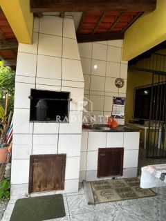 CASA 4 QUARTOS EM PENHA/SC