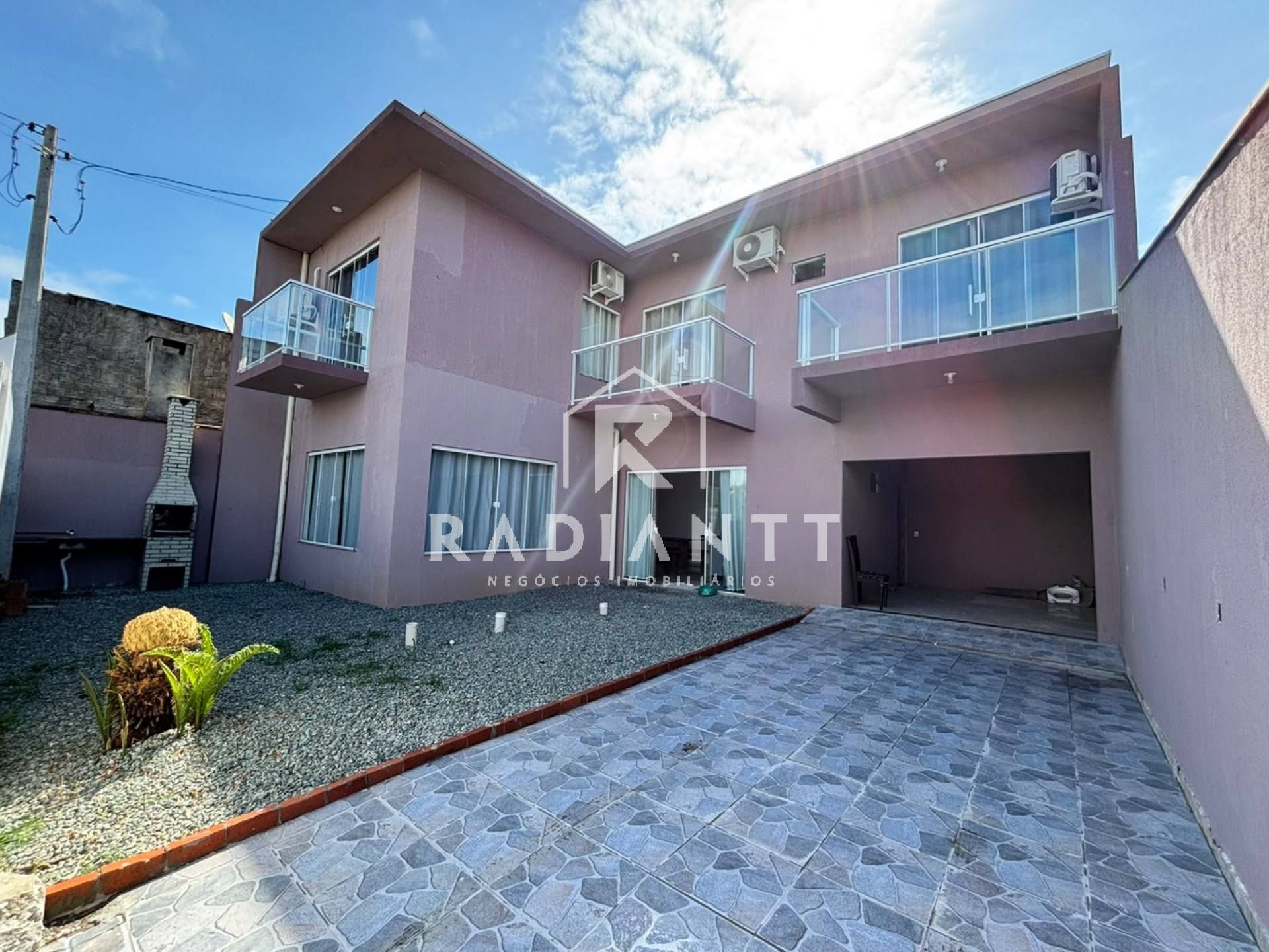 CASA MOBILIADA EM ARMAÇÃO - PENHA