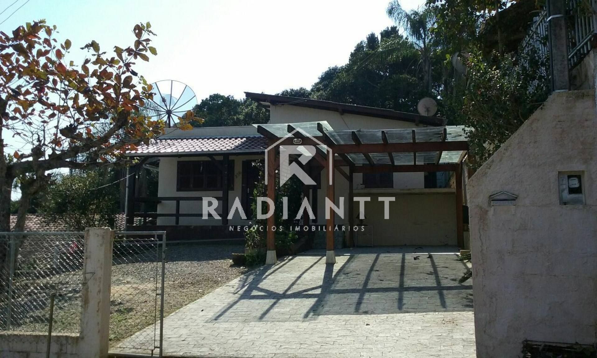 CASA NO BAIRRO ARMAÇÃO