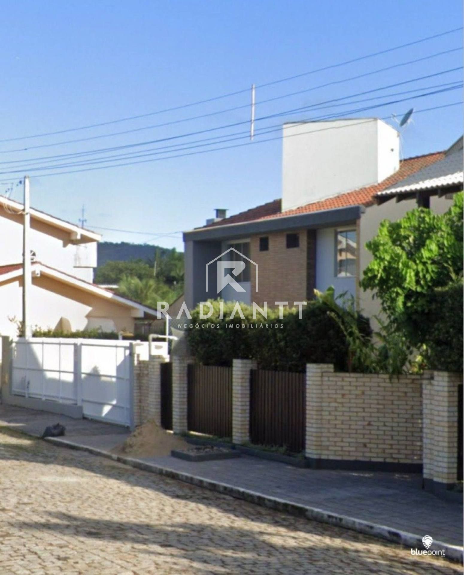 SOBRADO EM PENHA Á 260m DO MAR