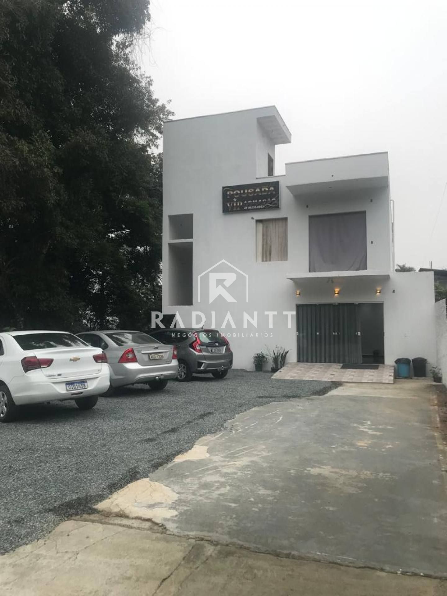 POUSADA Á 600m DO PARQUE BETO CARRERO WOLD