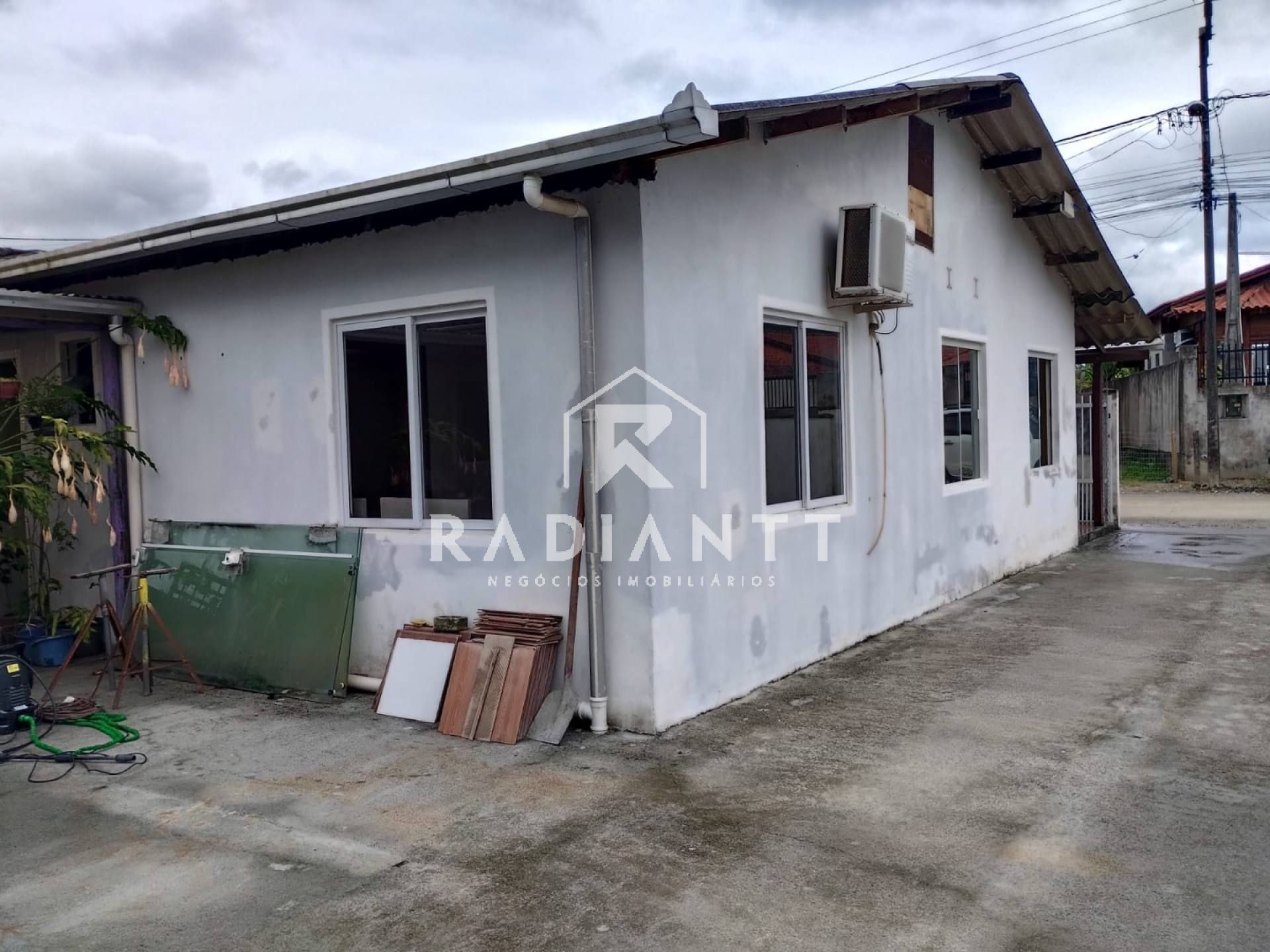 2 CASAS NO MESMO TERRENO BAIRRO SANTA LÍDIA