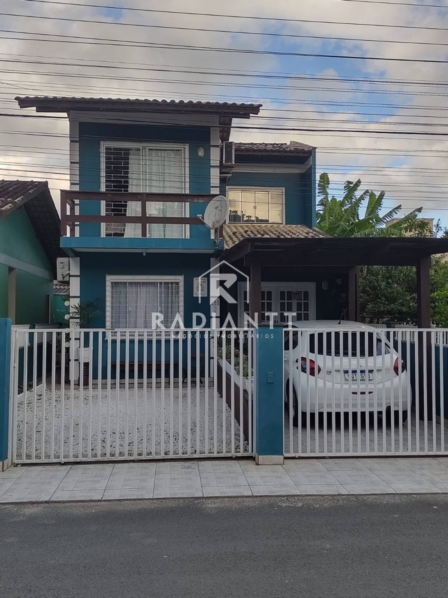 SOBRADO PRÓXIMO AO PARQUE BETO CARRERO