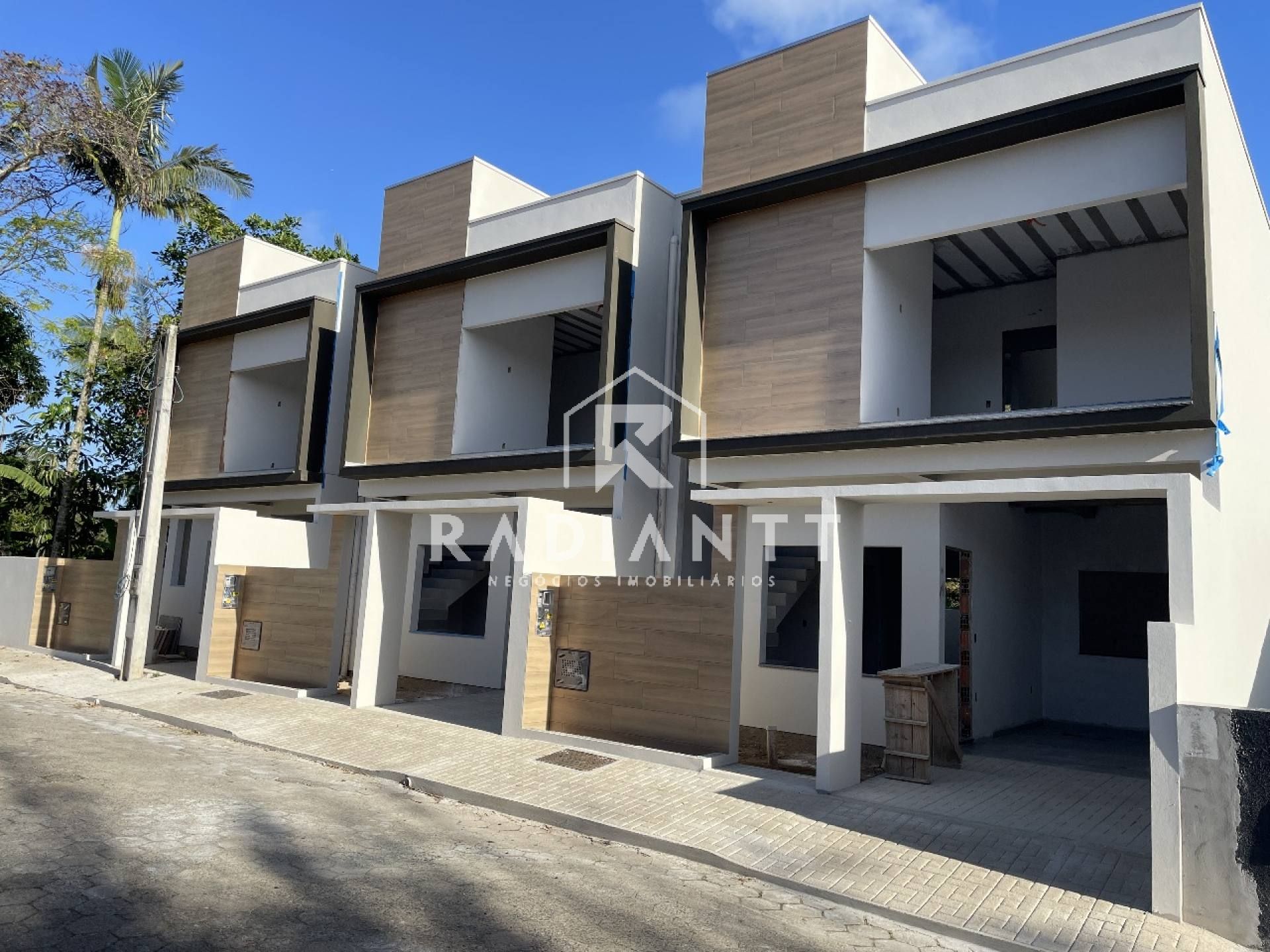 SOBRADO ALTO PADRAO NO CENTRO DE PENHA