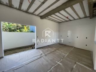 SOBRADO ALTO PADRAO NO CENTRO DE PENHA