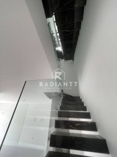 SOBRADO TRIPLEX EM PENHA