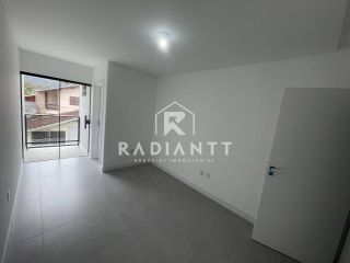 SOBRADO TRIPLEX EM PENHA