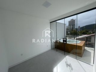 SOBRADO TRIPLEX EM PENHA