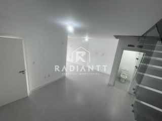 SOBRADO TRIPLEX EM PENHA